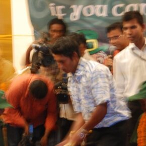 1930788_35353101500_7988_n