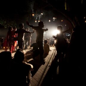 215777_10150155226426501_145322_n